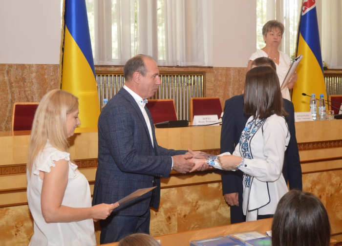 На Закарпатті вручили грамоти і премії учням, які стали переможцями Всеукраїнських олімпіад із навчальних предметів 