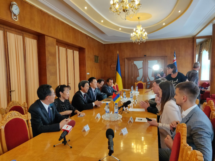 На Закарпатті з офіційним візитом перебуває Посол Китаю в Україні Ду Вей