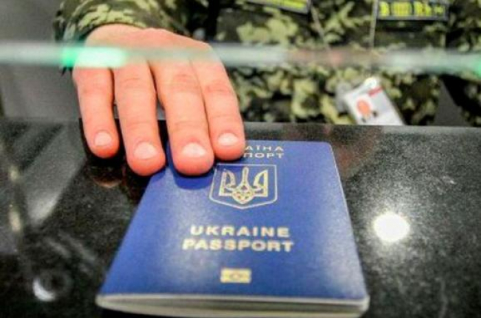 Закарпатцям до уваги: з 1 березня в'їзд до Росії – тільки за закордонним паспортом
