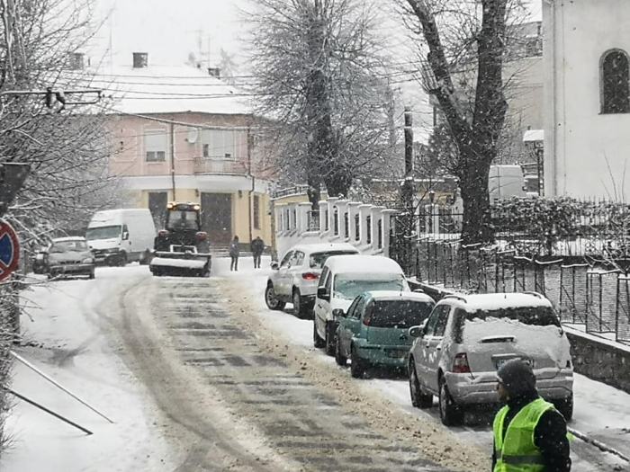 В Ужгороді тривають роботи з очищення міських шляхів і тротуарів