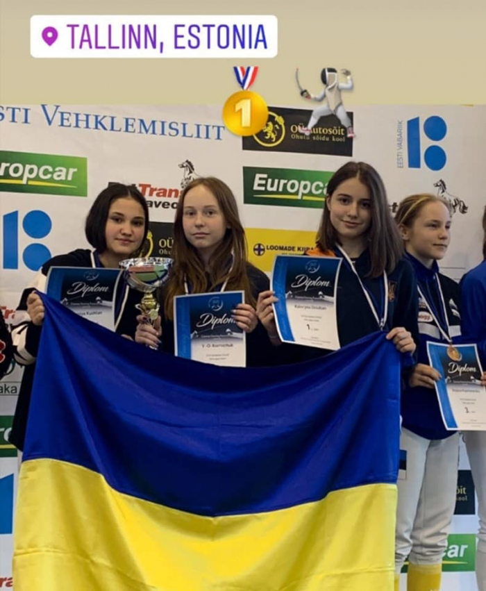 Юна фехтувальниця краю стала переможницею міжнародного турніру в командних змаганнях