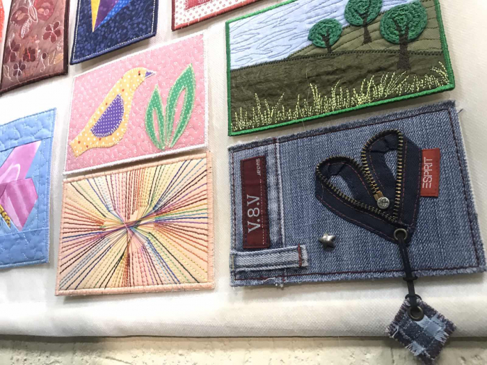 Текстильні листівки представила на виставці в Ужгороді майстриня Ірина Лукашенко (ФОТО)