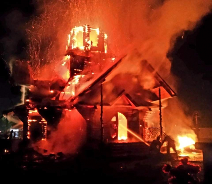 Нічна пожежа в Іршаві: згоріла дерев'яна церква