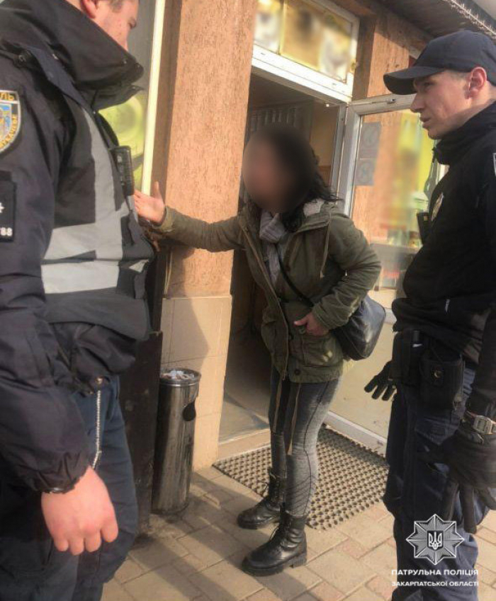 В Ужгороді оперативно затримали жінку, яка викрала гаманець (ФОТО)