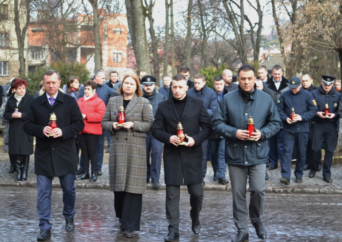 Шостий рік поспіль в Ужгороді вшановують подвиги учасників Революції гідності та пам’ять Героїв Небесної Сотні