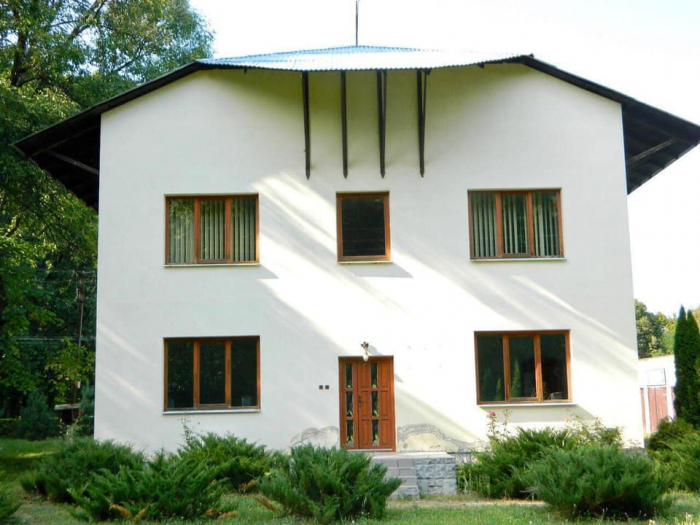 Лісівники на Закарпатті виділили готель для обсервації громадян
