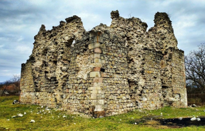Руйнування Середнянського замоку продовжується: споруда потребує термінової реставрації