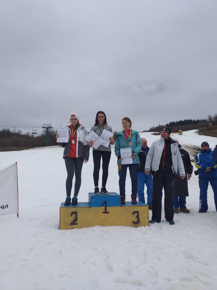 Закарпатська сноубордистка перемагає на Кубку України