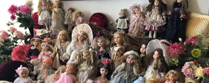 Порцелянові ляльки колекціонує ужгородка Лариса Чмельова
