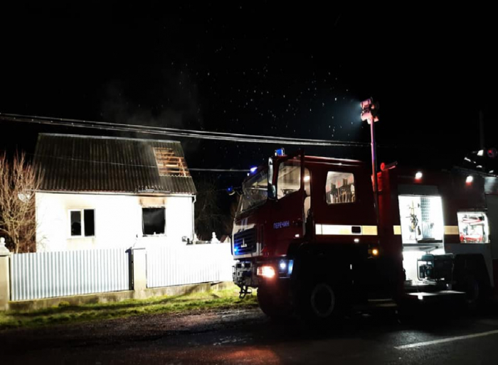 У селі на Перечинщині спалахнув приватний будинок 