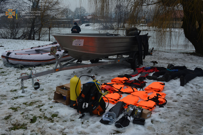 Закарпатські рятувальники отримали сучасне водолазне обладнання
