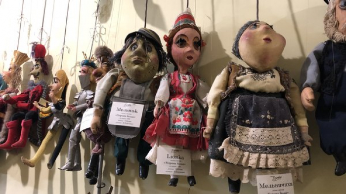 Ляльки з майже 40-ка вистав зберігаються в Закарпатському театрі ляльок "Бавка"