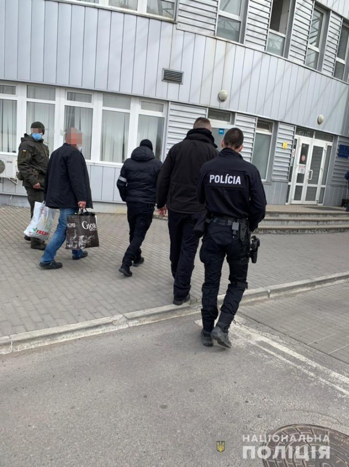 В Ужгород екстрадували злочинця, засудженого у Словаччині