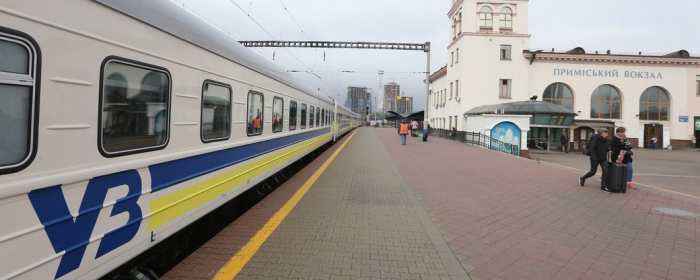 В Україні масово затримуються потяги. У чому причина?
