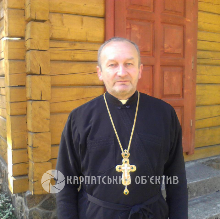 Закарпатський священник Василь Мандзюк: «Найбільше люблю робити луки фінно-угорського типу»