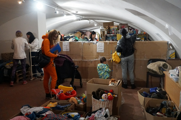 Гуманітарну допомогу для вимушених переселенців традиційно видавали цього тижня в Ужгороді