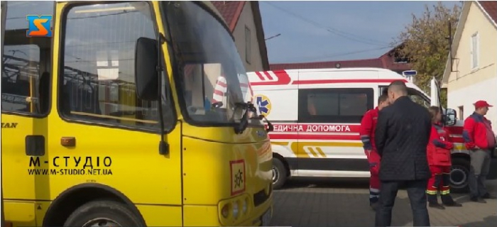 З громад Дніпропетровщини, які знаходяться під обстрілами, евакуюють на Закарпаття