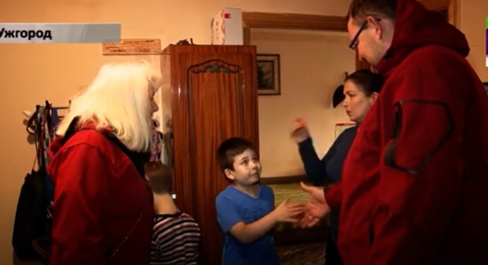 В Ужгороді переселенці отримали кеш-гранти від благодійного фонду "Карітас" (ВІДЕО)
