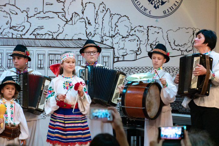 В Ужгороді пройшов концерт до Дня працівників культури та майстрів народного мистецтва (ФОТО)