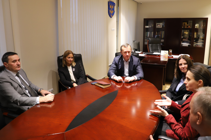 В Ужгороді говорили про організацію освітнього процесу та виклики, які постали перед школами