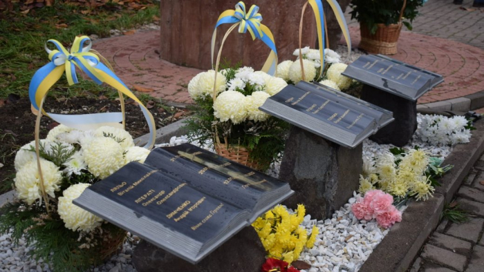 У Чопі на Закарпатті відкрили оновлений меморіал пам'яті військовим