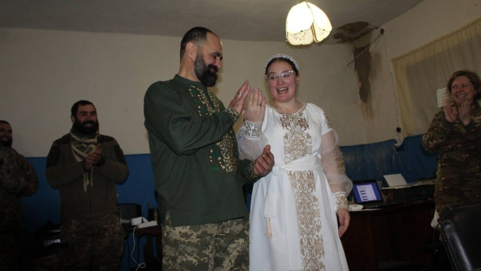 Закарпатці Анна та Сергій одружилися у військовій частині в Харкові