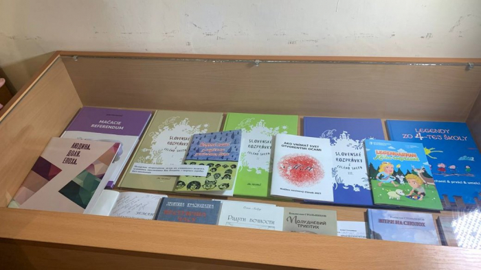 В Ужгороді представили близько 150 книжок закарпатських авторів, які видали у 2022 році