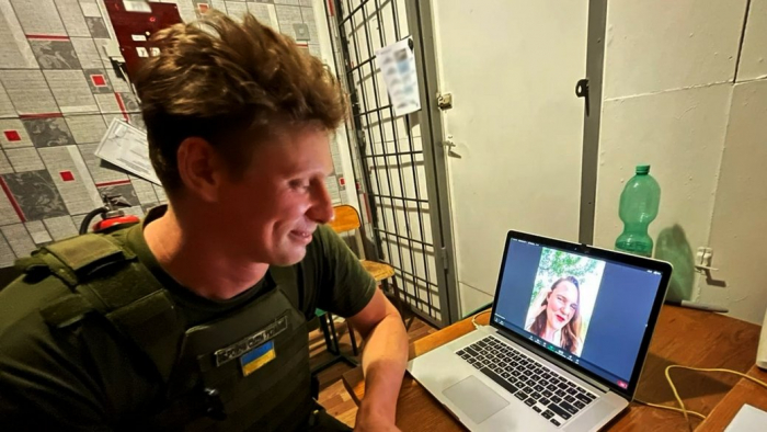 Онлайн-церемонія: військовий Закарпатської тероборони одружився через відеочат