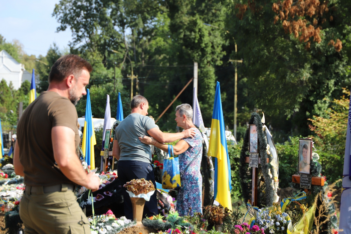 В Ужгороді вшановують пам'ять захисників України, які загинули в боротьбі за незалежність (ФОТО)
