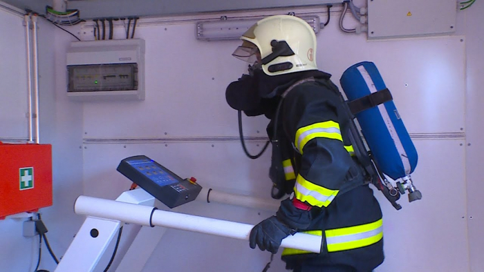 Випробування для витривалих: закарпатські рятувальники перевірили себе і димовий комплекс