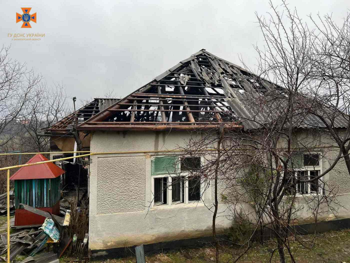 На Хустщині від розпаленої печі загорівся будинок (ФОТО)
