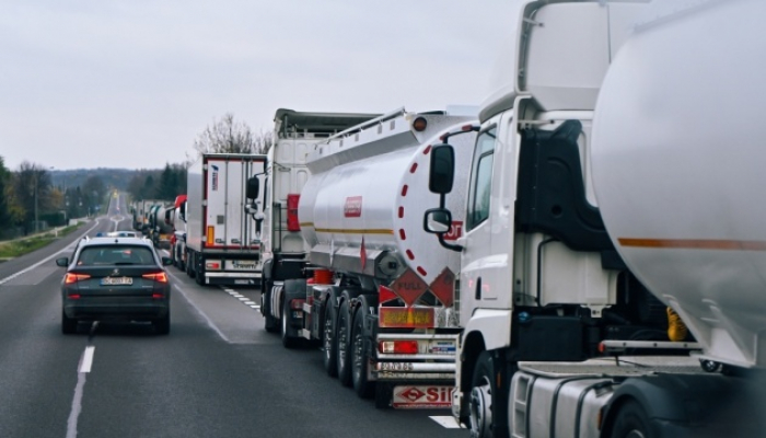 Майже 1000 вантажівок сьогодні вранці стояли в черзі на словацькому кордоні на в'їзд в Україну
