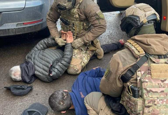 Закарпатські поліцейські припинили злочинну діяльність групи мукачівських наркоторговців (ФОТО)