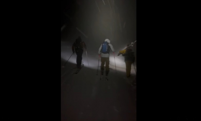 На Закарпатті рятувальники шукають заблукалих у горах туристів-лижників (ВІДЕО)