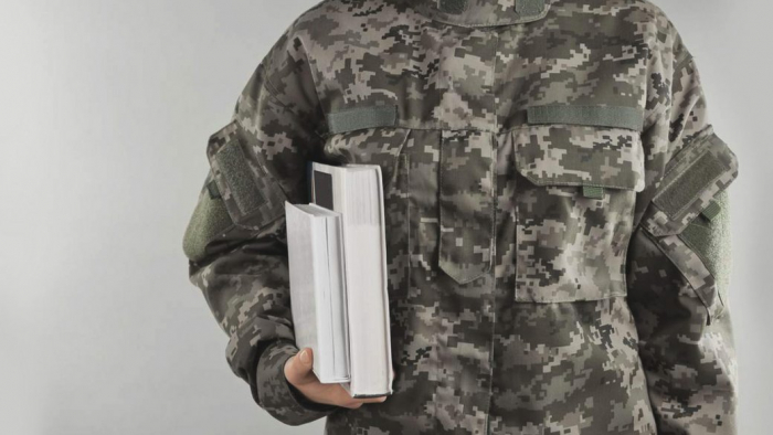Книга для захисника: у Закарпатській обласній бібліотеці збирають книжки для українських військових