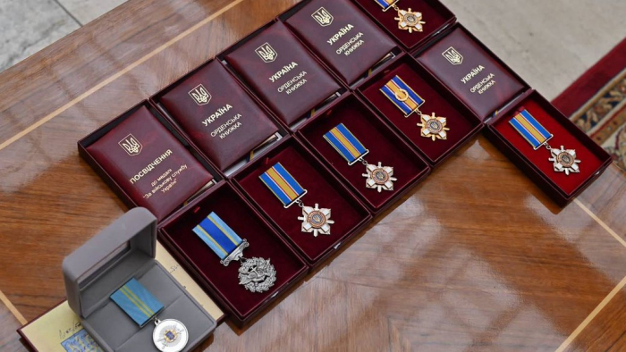 Ордени посмертно: на Закарпатті родинам загиблих воїнів передали державні нагороди