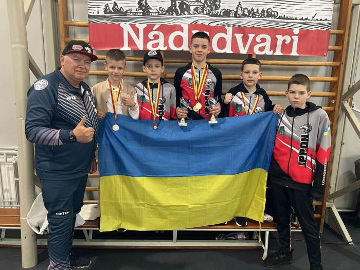 Ужгородські кікбоксери здобули п’ять медалей на турнірі в Угорщині