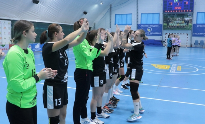 Ужгородські "Карпати" здобули чергову перемогу в Чемпіонаті Угорщини з гандболу