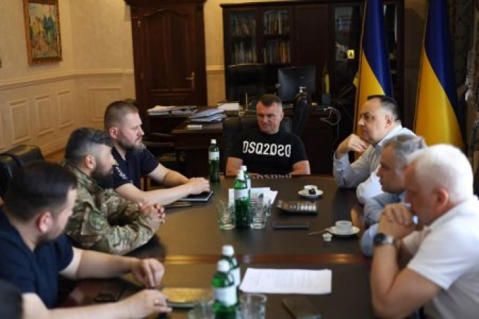 Голова облради передав спільні нагороди закарпатським поліцейським, які брали участь у бойових діях зі звільнення України