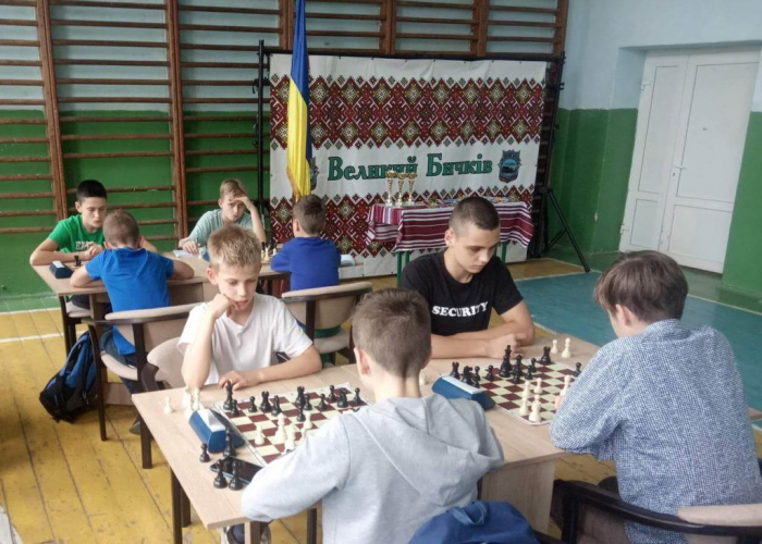 Закарпатські юні шахісти і шахістки визначали сильніших