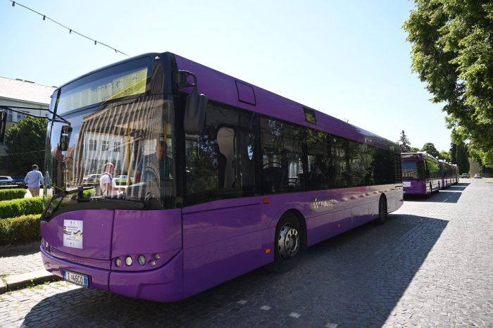 Чотири громади Закарпаття отримали пасажирські автобуси від угорського міста Веспрема