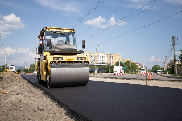 В Ужгороді триває поточний ремонт вулиці 8-го березня (ФОТО)