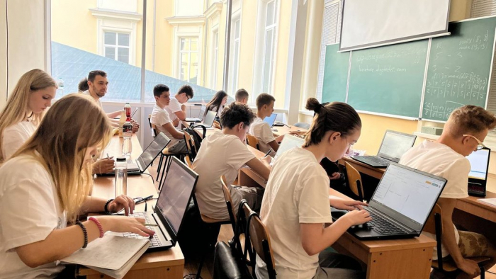 На Закарпатті провели літню школу програмування. Участь взяли діти з 14-ти областей України