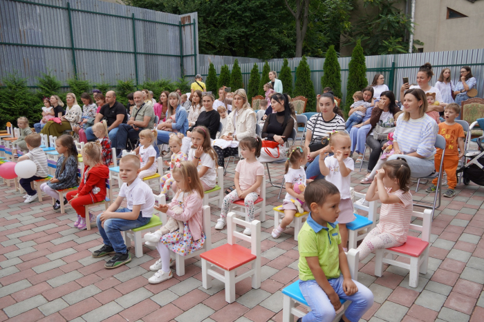 Студія музичного розвитку «Перший крок» в Ужгороді дитячим святом відзначила переїзд на нову локацію (ФОТО)