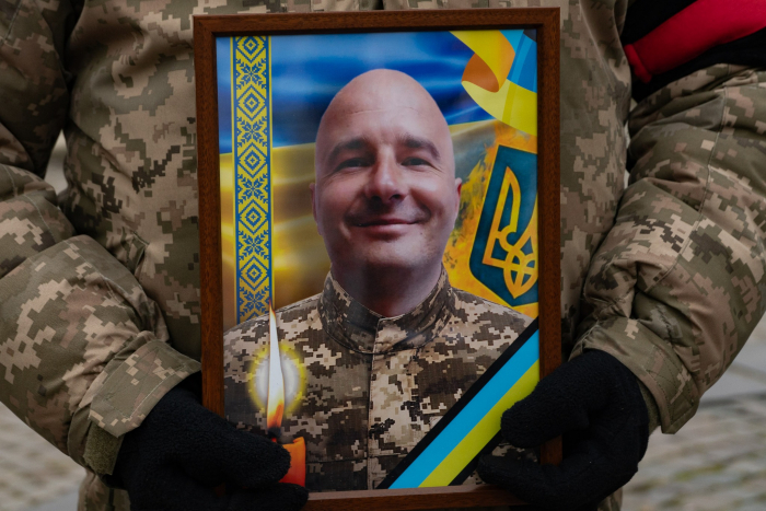 Сьогодні, 23 січня, Ужгород попрощався із загиблим захисником, 35-річним солдатом Анатолієм Сінькевичем