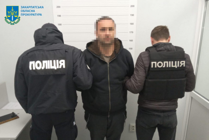 «Звільнення з полону» за понад 10 тис. доларів: поліція Ужгорода затримала шахрая, який ошукав дружину військового