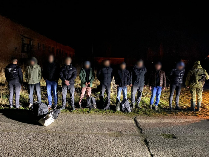 9 чоловіків з різних областей України спробували незаконно потрапити в Угорщину