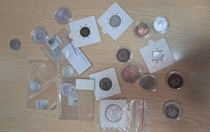 У пункті пропуску «Малий Березний» прикордонники не дали вивезти з України старовинні монети