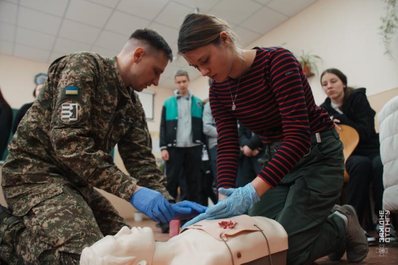 Патріотичний марафон для мукачівських випускників влаштували гвардійці Закарпаття