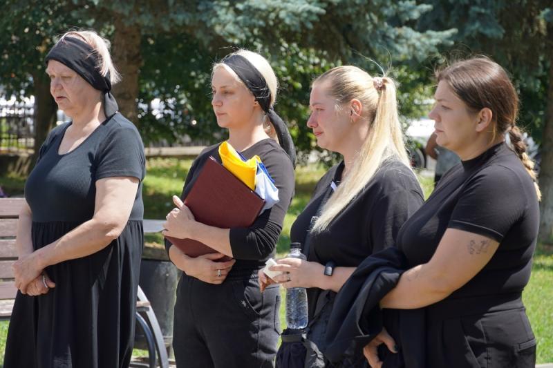 В Ужгороді попрощалися із 44-річним солдатом Віктором Набожним